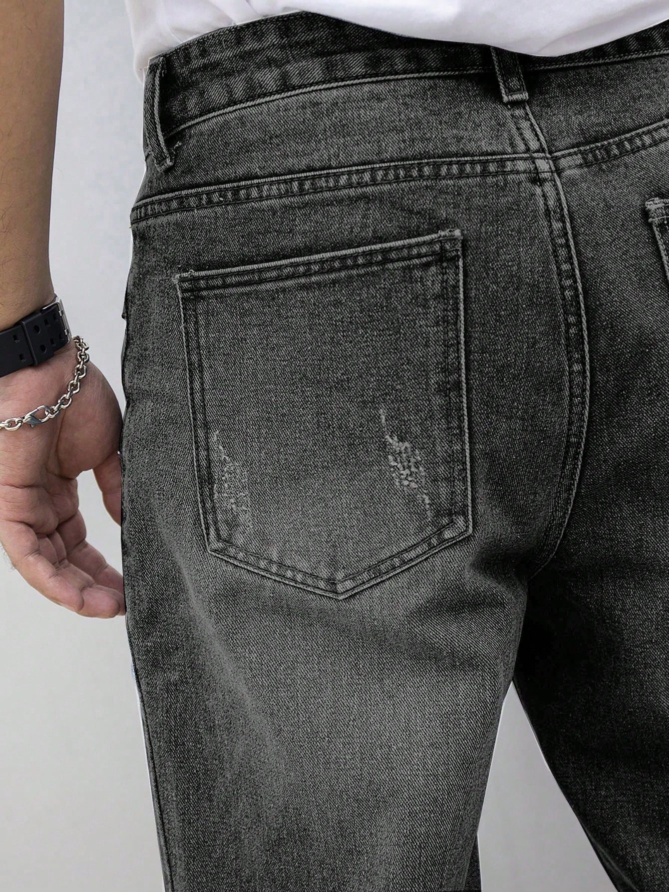 Men Solid Ripped Jeans