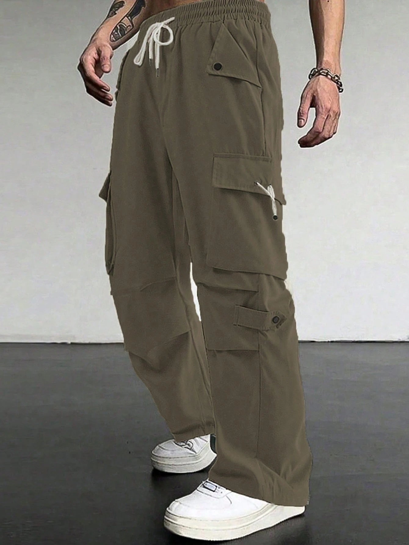 Manfinity EMRG Men'S Flap Pocket Drawstring Waist Cargo Pants Baggy Long Plain Going Out